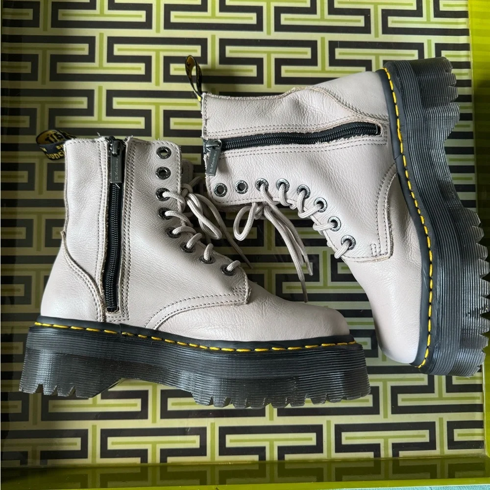 Dr. Martens Jadon III Pisa Platform Boot - Picture 4 of 11